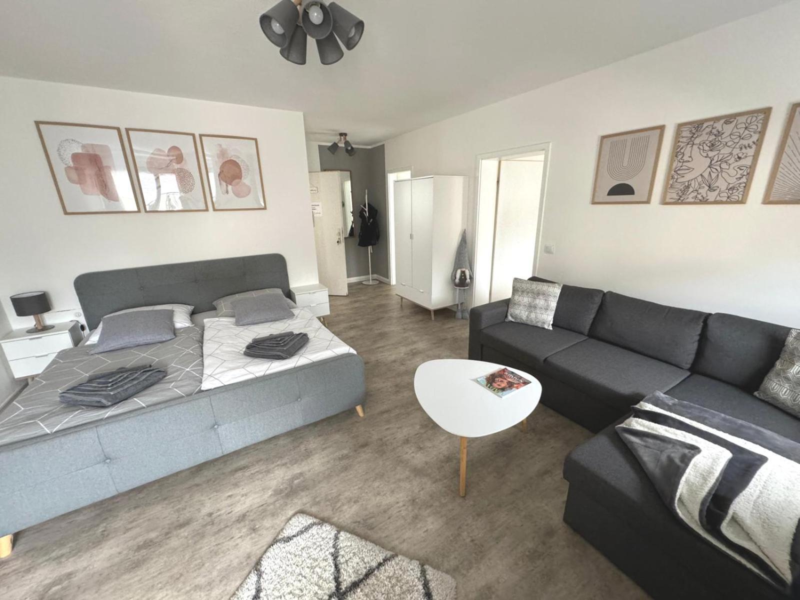 Stilvolle Ferienwohnung Mit Stellplatz Wlan Free Netflix Naehe Bahnhof Zwickau Exterior photo